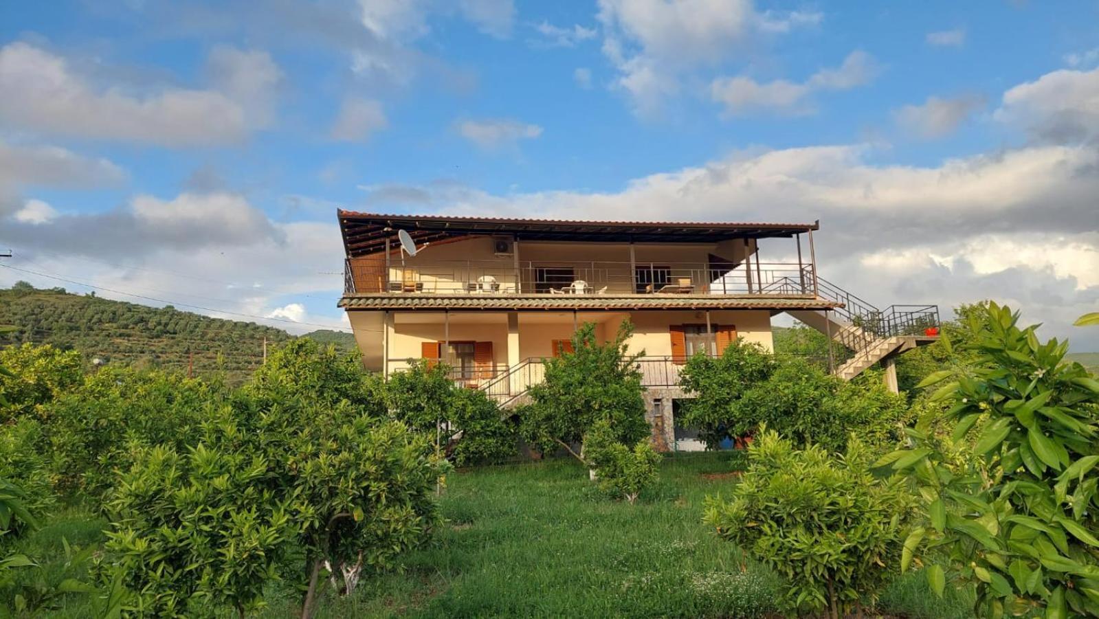 Guest House Xhaferaj Berat Exteriör bild